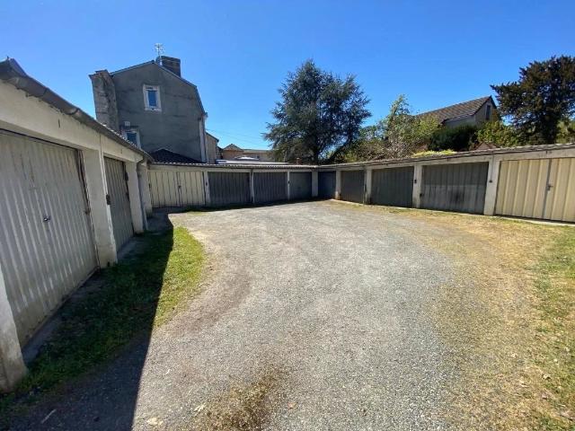 GARAGE/ IMPASSE DES PRES