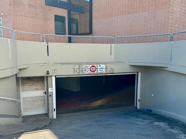 Garage in affitto di m² in Piazza Pericle Fazzini, 1