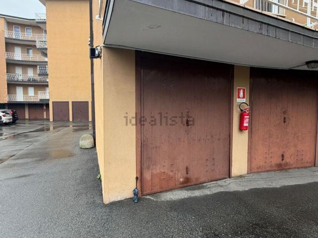 Garage in affitto di m² in Via 2 Giugno, 43