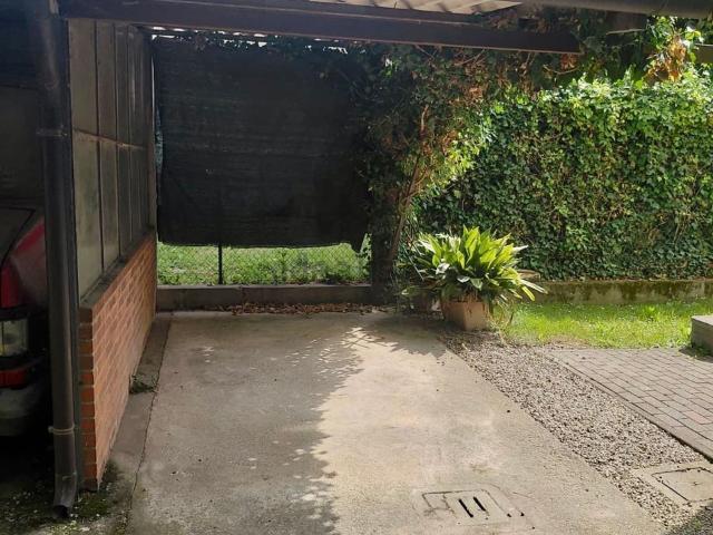 Garage in affitto di m² in Via Vittorio Lazzarini, 2