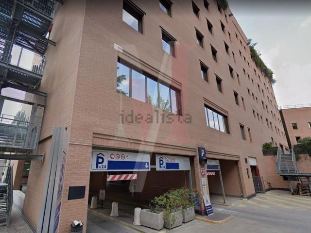 Garage in affitto di m² in Via Zaccherini Alvisi, 12