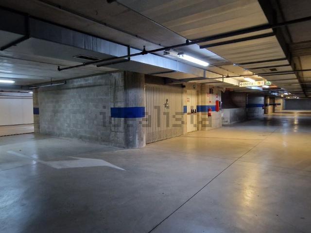 Garage in affitto di m² in Via Zaccherini Alvisi