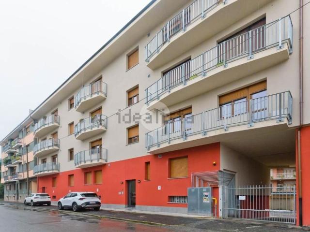 Garage in affitto di m² in Via Adige, 26