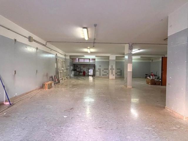 Garage in affitto di m² in Via Alessandro Pertini