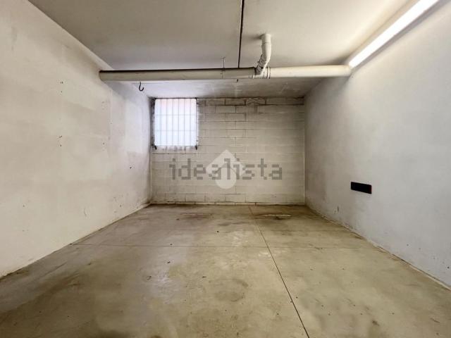 Garage in affitto di m² in Via Antonio Garella, 18