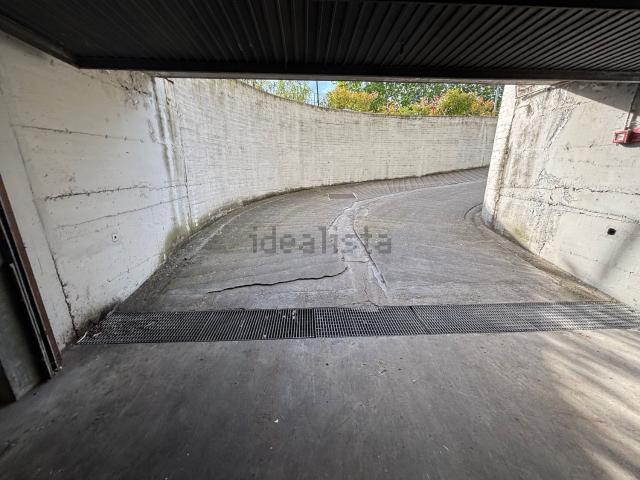 Garage in affitto di m² in Via Bologna