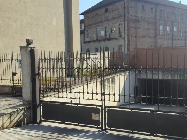 Garage in affitto di m² in Via Brighinzio, 11