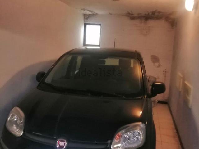 Garage in affitto di m² in Via Cavour