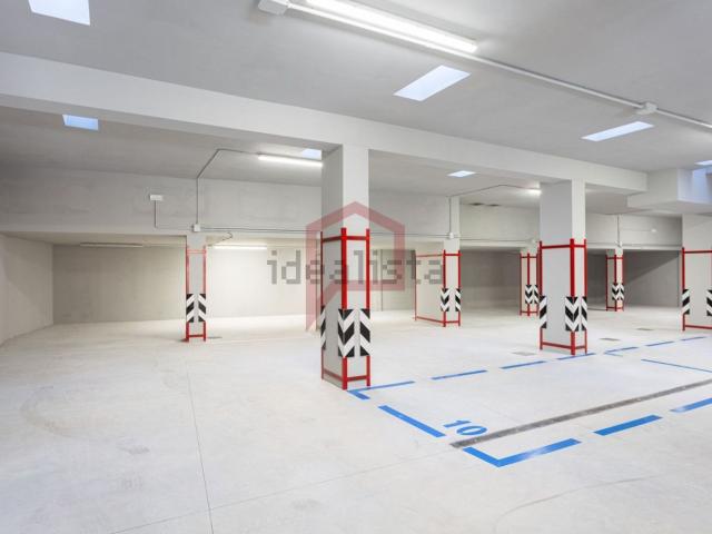 Garage in affitto di m² in Via Cesare Battisti