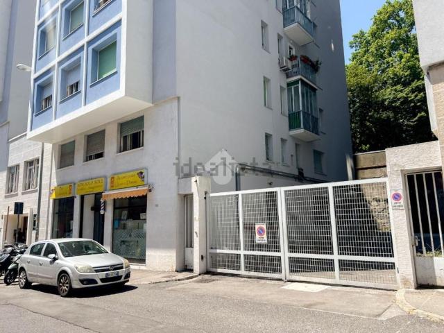 Garage in affitto di m² in Via dei Giacinti, 4