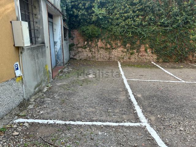 Garage in affitto di m² in Via del Porto, 38