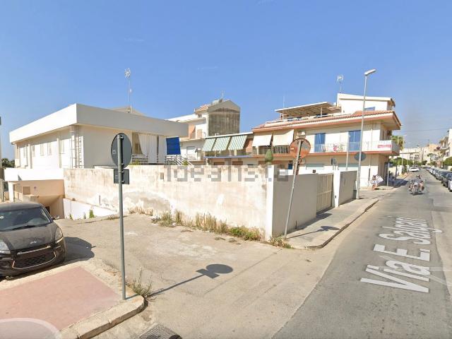 Garage in affitto di m² in Via Emilio Salgari, 38