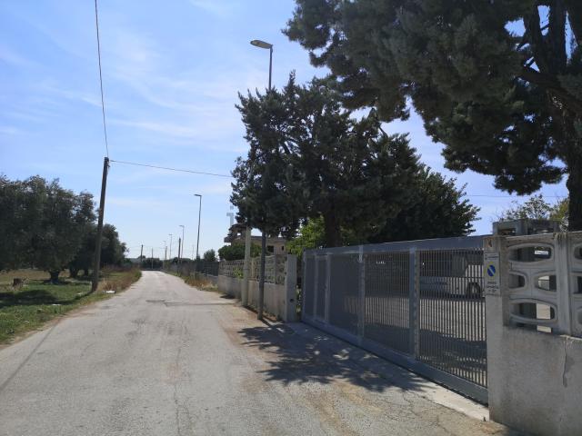 Garage in affitto di m² in Via Europa, 2