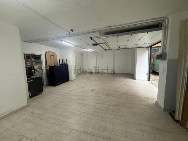 Garage in affitto di m² in Via Fabio Severo, 87