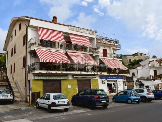 Garage in affitto di m² in Via Filippo Giuliani