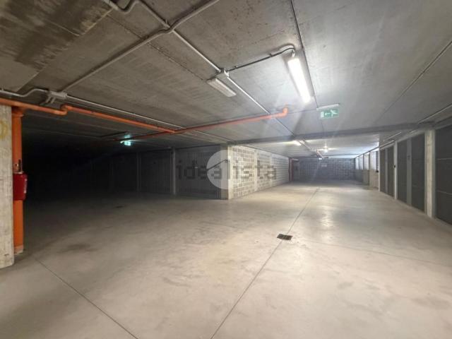 Garage in affitto di m² in Via Francesco Crispi, 113
