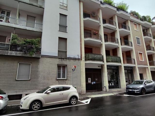 Garage in affitto di m² in Via Francesco Tadini, 21