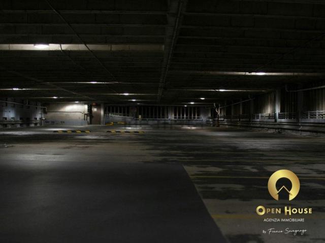 Garage in affitto di m² in Via G. Zanella, 16
