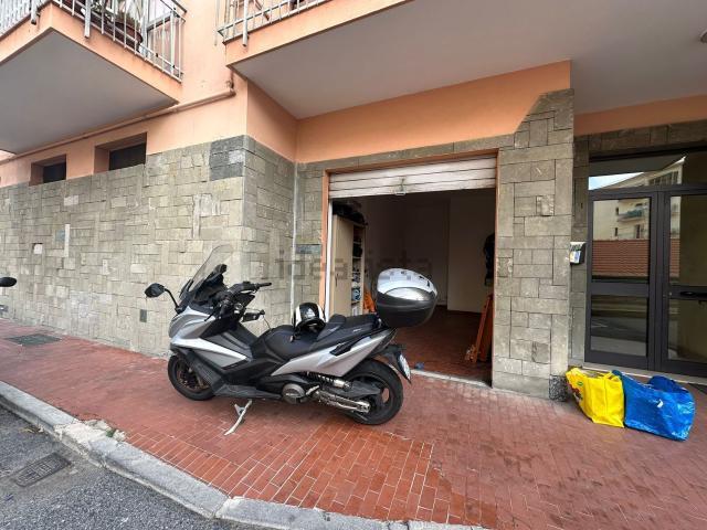 Garage in affitto di m² in Via Garessio