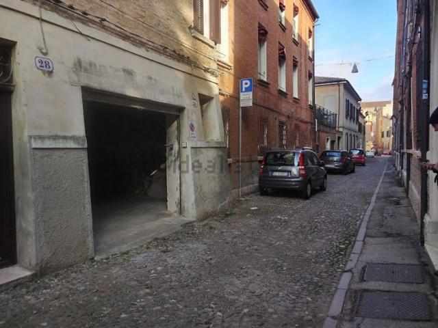 Garage in affitto di m² in Via Garibaldi