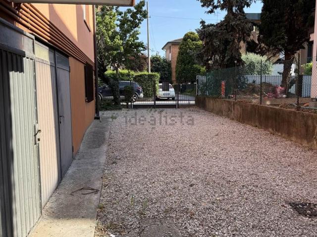 Garage in affitto di m² in Via Gattamelata, 90