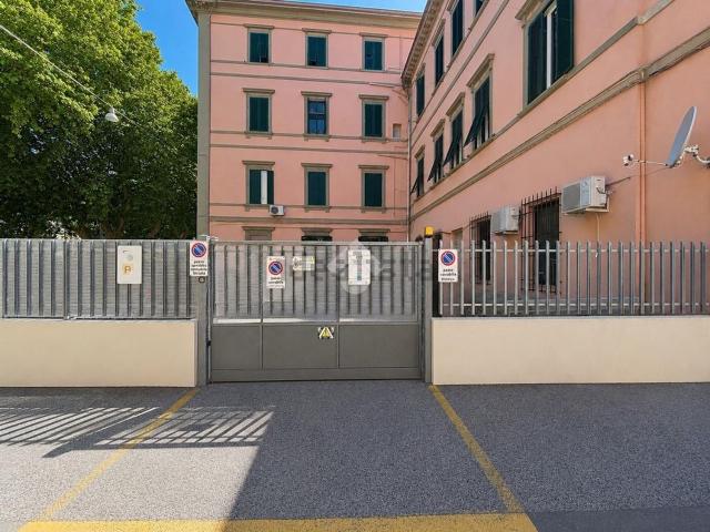 Garage in affitto di m² in Via Gazzarrini, 54
