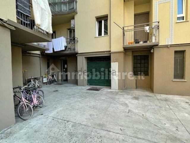 Garage in affitto di m² in Via Giovanni Lanza
