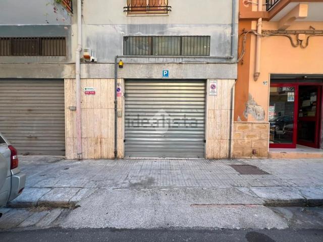 Garage in affitto di m² in Via Giulio Cesare, 95
