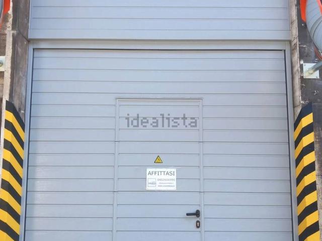 Garage in affitto di m² in Via Giulia