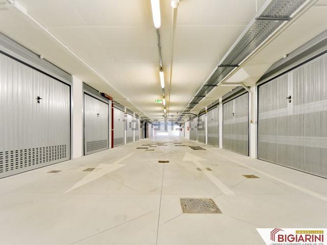 Garage in affitto di m² in Via Italo Flori