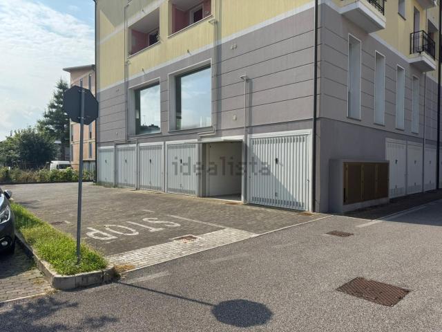 Garage in affitto di m² in Via Jesolo, 10