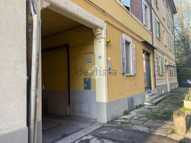 Garage in affitto di m² in Via Lionello Spada, 50