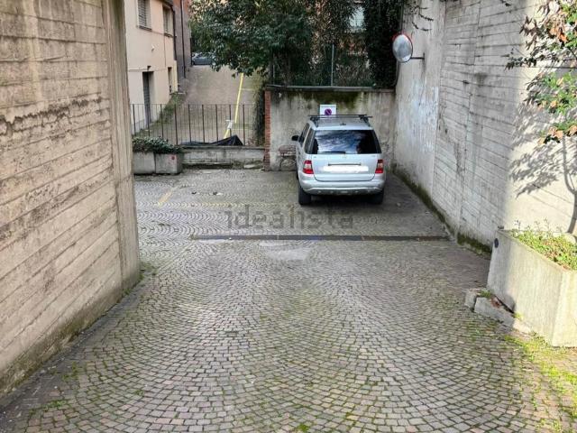 Garage in affitto di m² in Via Mazzini, 146