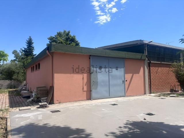 Garage in affitto di m² in Via Nazionale, 160