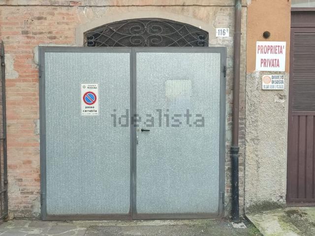 Garage in affitto di m² in Via Paolo Ferrari, 116