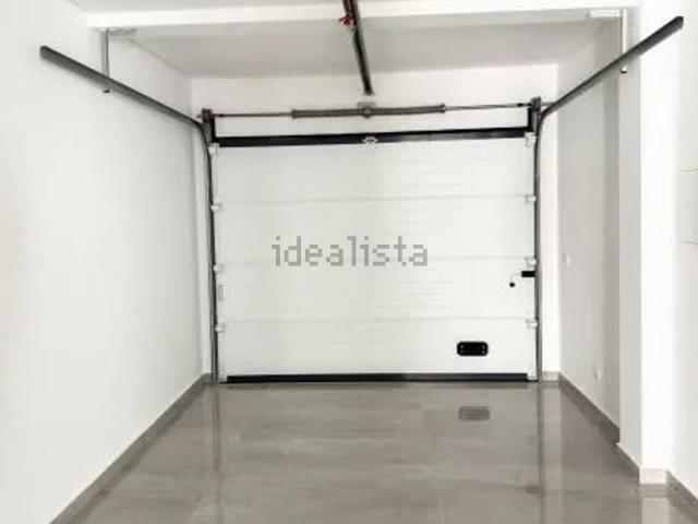 Garage in affitto di m² in Via Pistoia, 2
