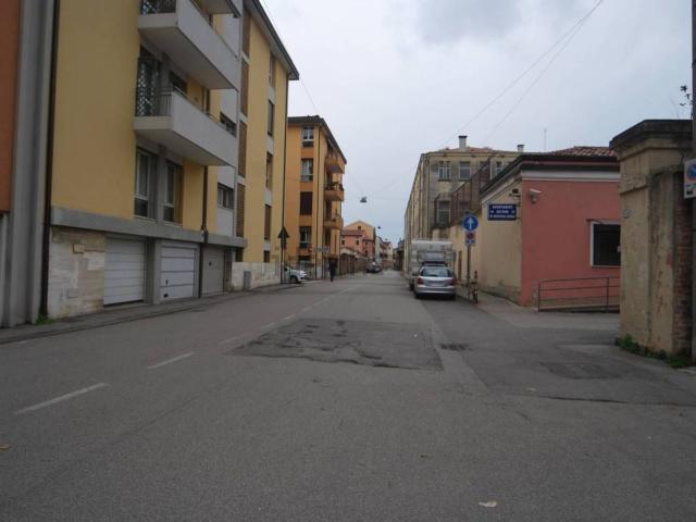 Garage in affitto di m² in Via San Giovanni di Verdara