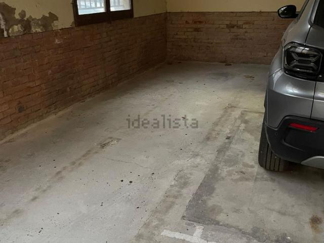 Garage in affitto di m² in Via San Felice, 22