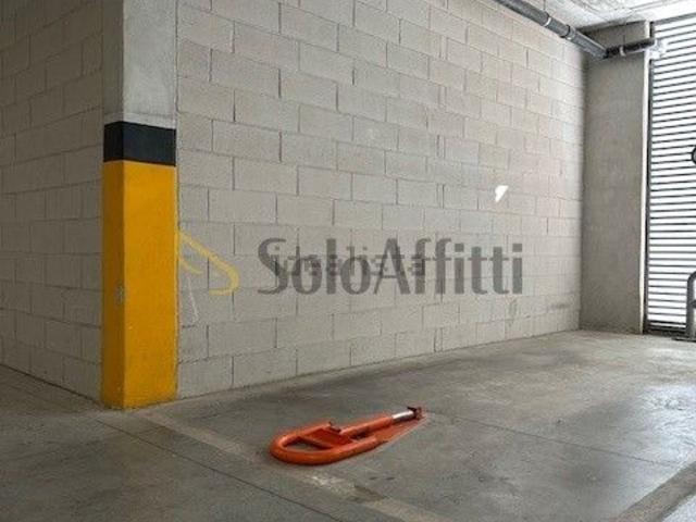 Garage in affitto di m² in Via San Francesco D&apos Assisi, 7