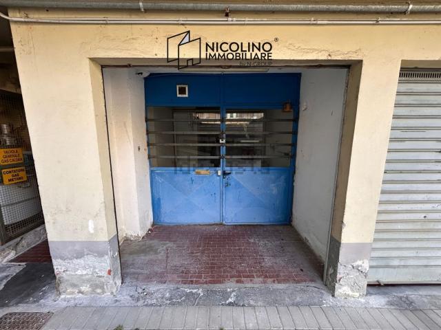 Garage in affitto di m² in Via Serafino Arnaud, 1