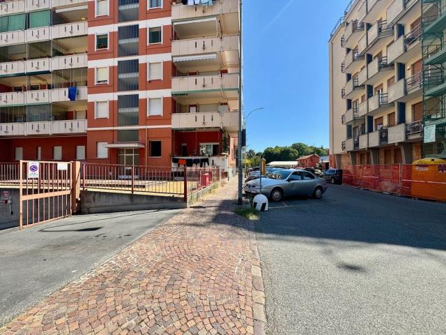 Garage in affitto di m² in Via Sergio Falletti, 44
