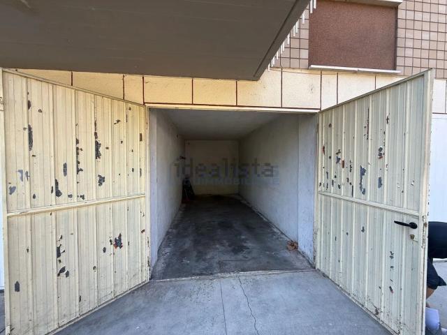 Garage in affitto di m² in Viale Monte Grappa