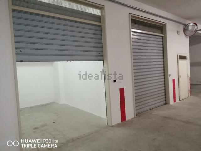 Garage in affitto di m² in Viale degli Artigiani