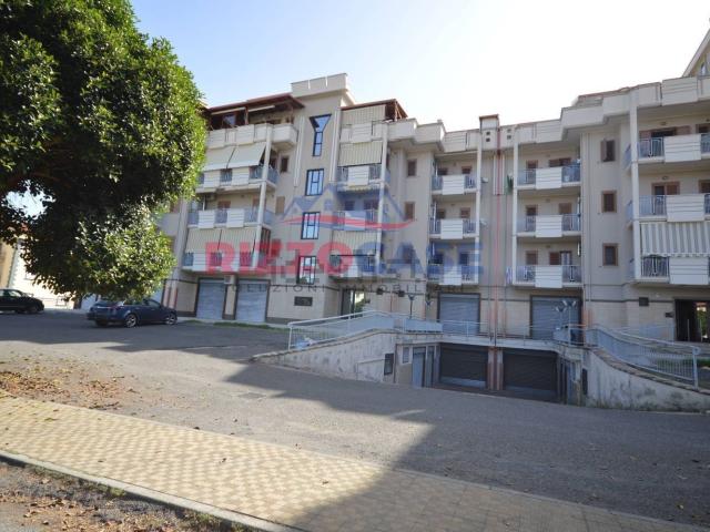 Garage in affitto di m² in Viale Francesco Joele