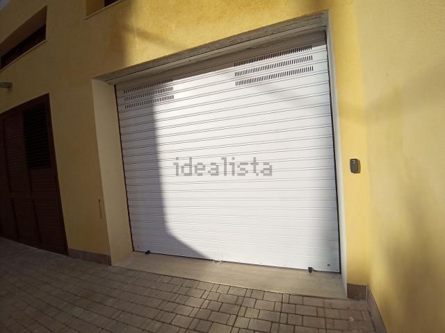 Garage in affitto di m² in Viale Scala Greca