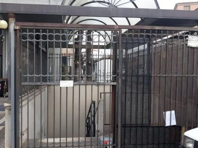 Garage in affitto di m²
