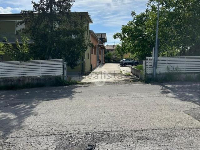 Garage in affitto di m²