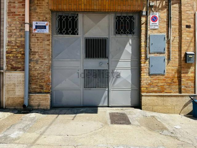 Garage in affitto di m²