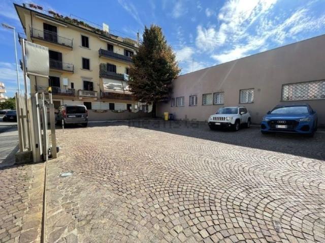 Garage in affitto di m²