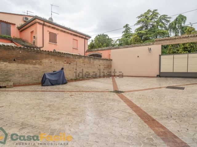 Garage in affitto di m²